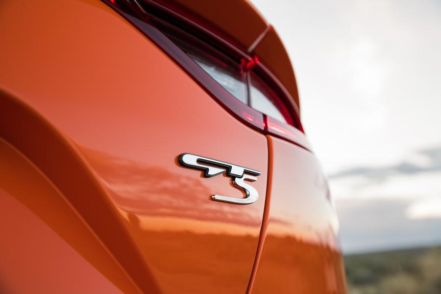 Логотип Kia Stinger GTS (CK) 2019 года  (NA) (фото 11 из 20)